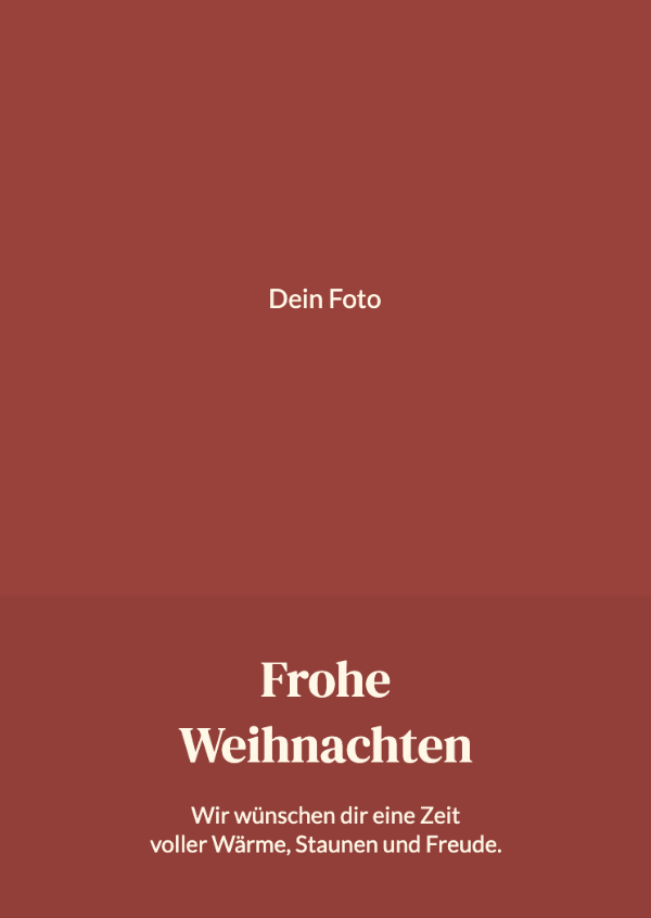 Unser Jahr in einem Bild: Ein Familienfoto über die gesamte Breite und ein festliches rotes Textband.